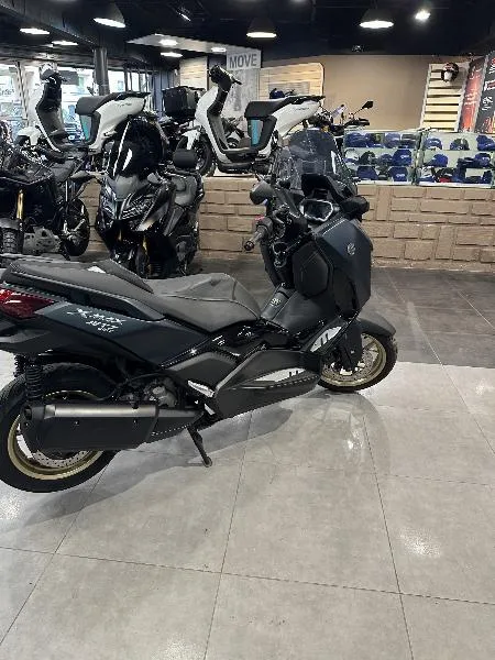 XMAX 300 Tech Max