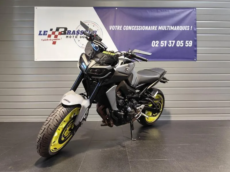 MT09