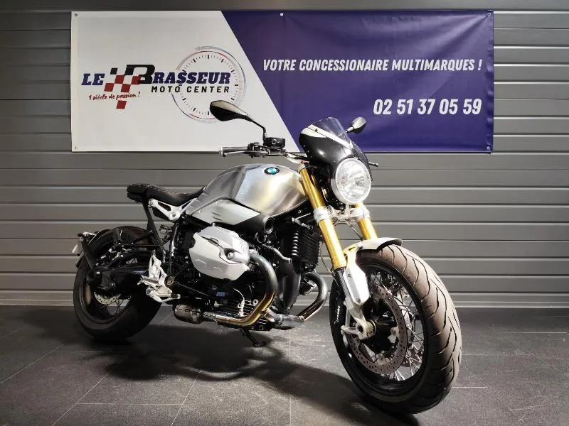 R NineT