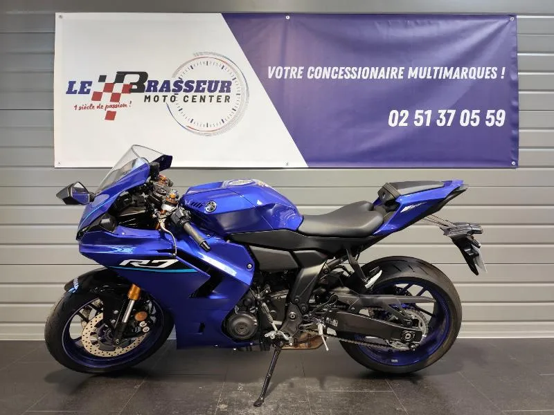 YZFR7