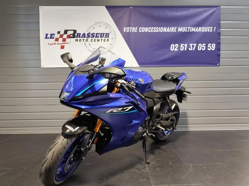 YZFR7