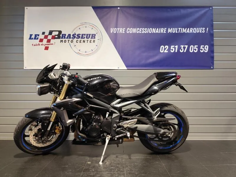 STREET TRIPLE 675