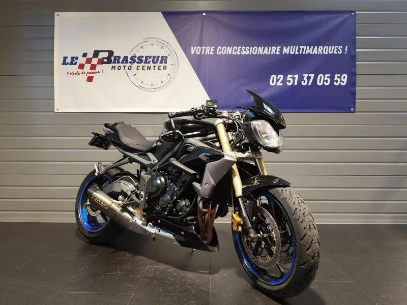 STREET TRIPLE 675
