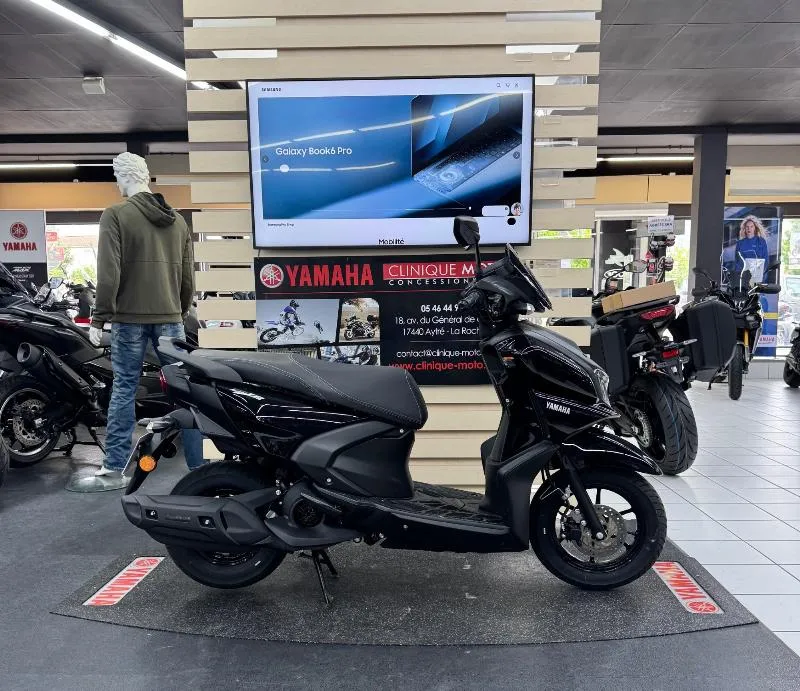 RayZR 125
