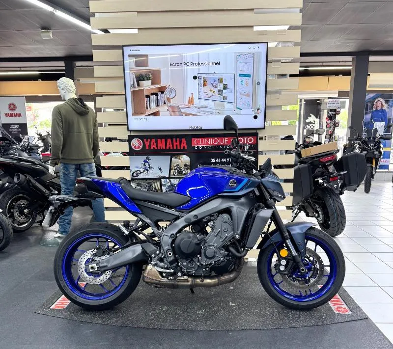 MT09
