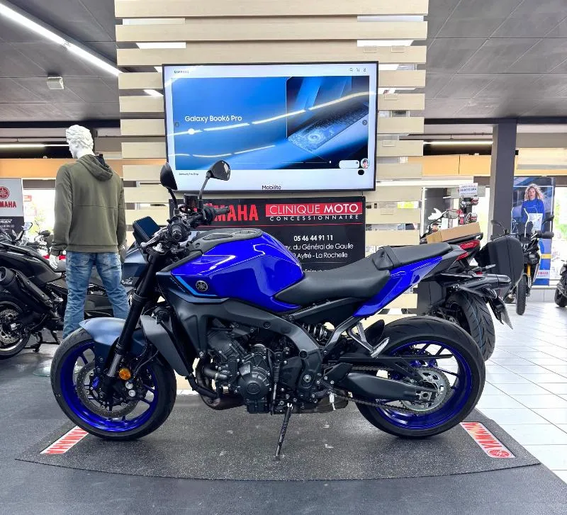 MT09