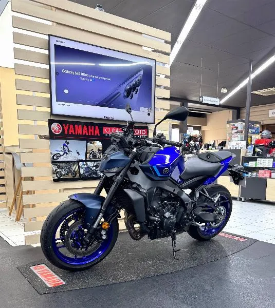 MT09