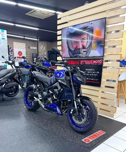 MT09