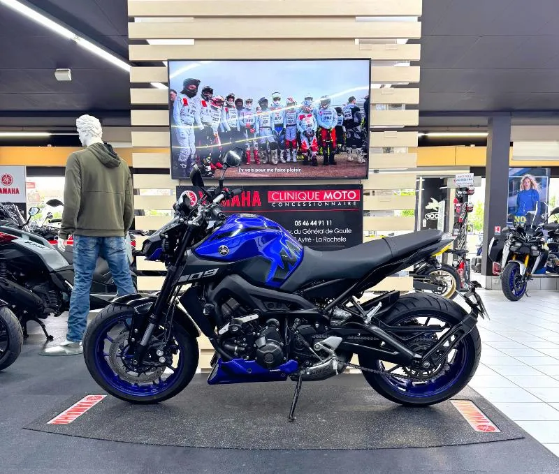 MT09