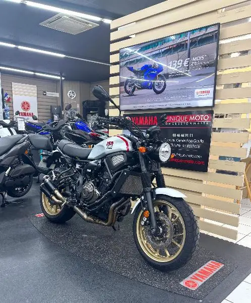 XSR 700 XTRIBUTE