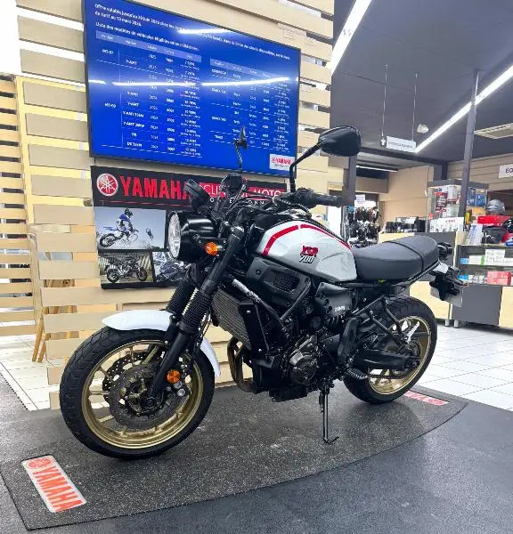 XSR 700 XTRIBUTE