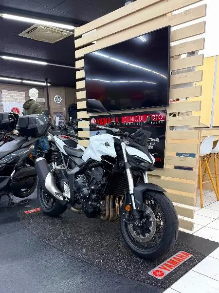 CB 1000 Hornet