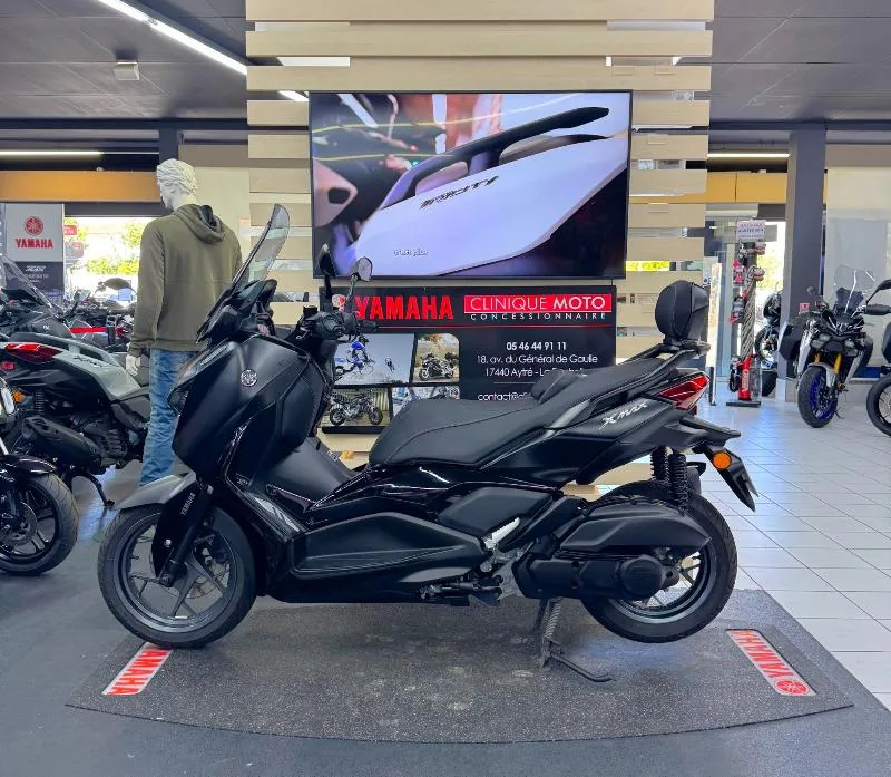 XMAX 125 TECH MAX