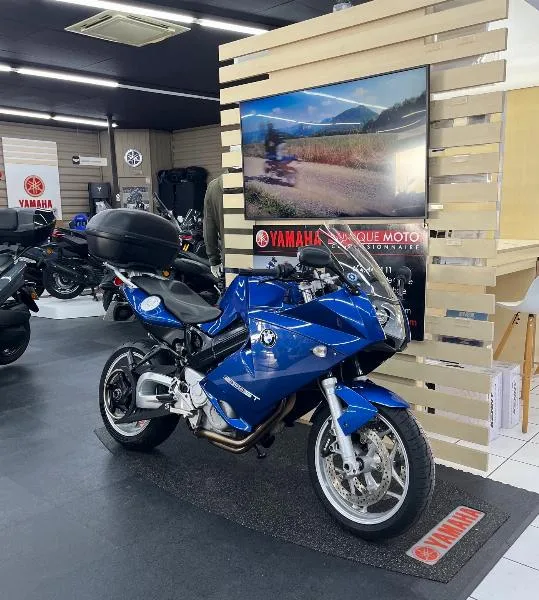 F 800 ST