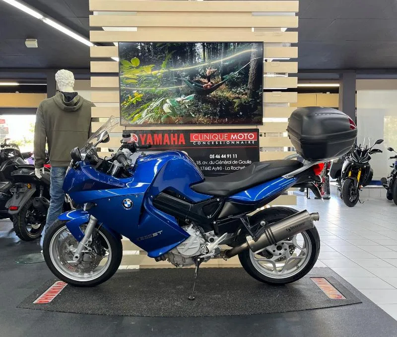 F 800 ST