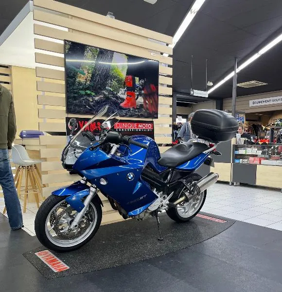 F 800 ST