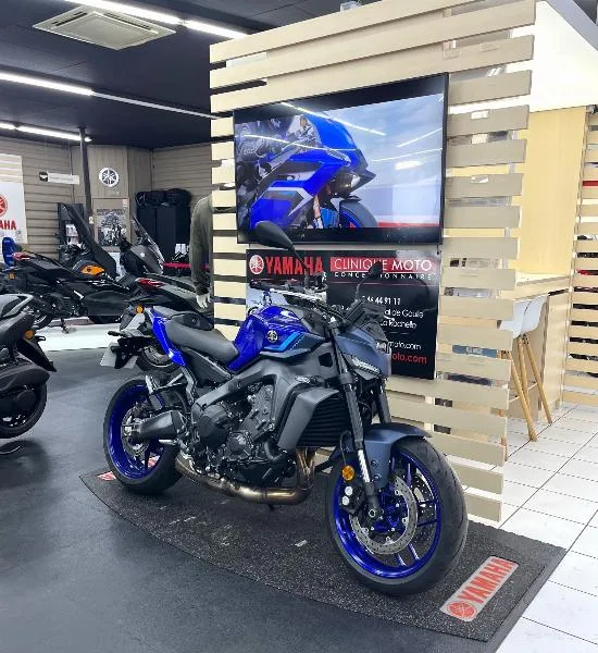 MT09