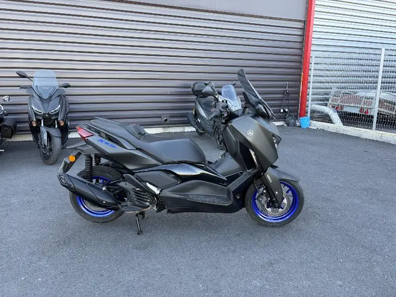 XMAX 125