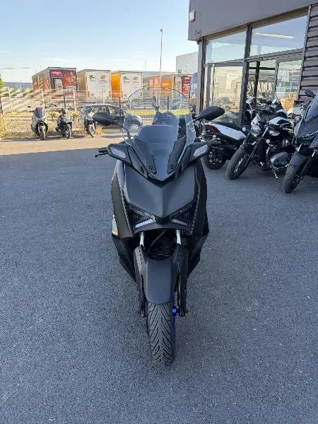 XMAX 125