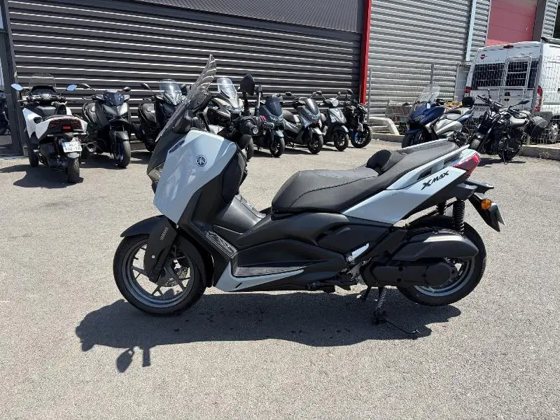 XMAX 125 TECH MAX