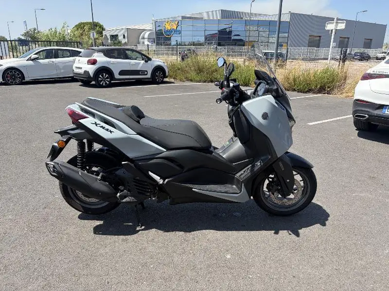 XMAX 125 TECH MAX