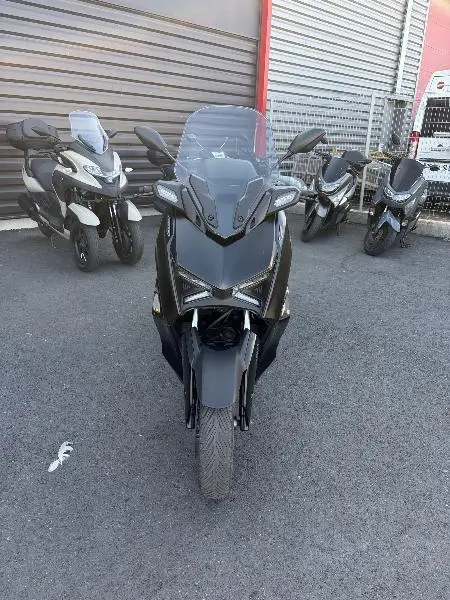 XMAX 125 TECH MAX