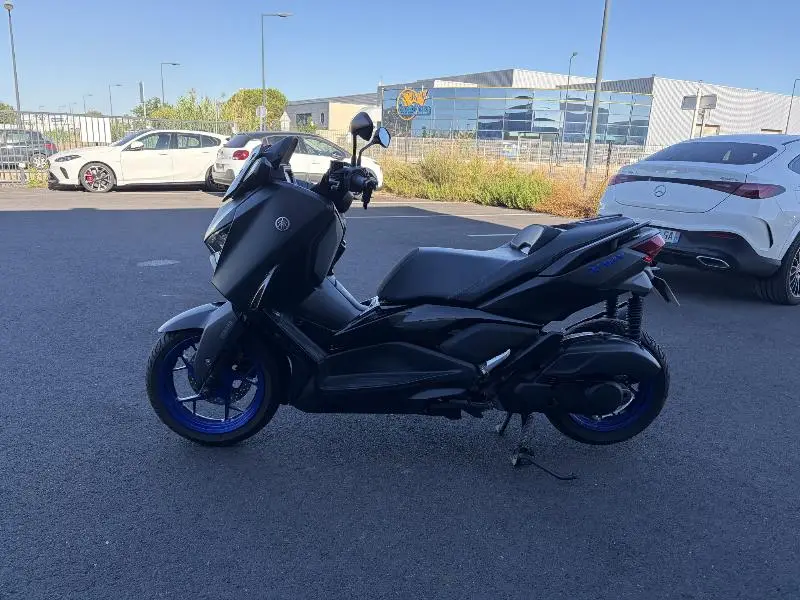 XMAX 125