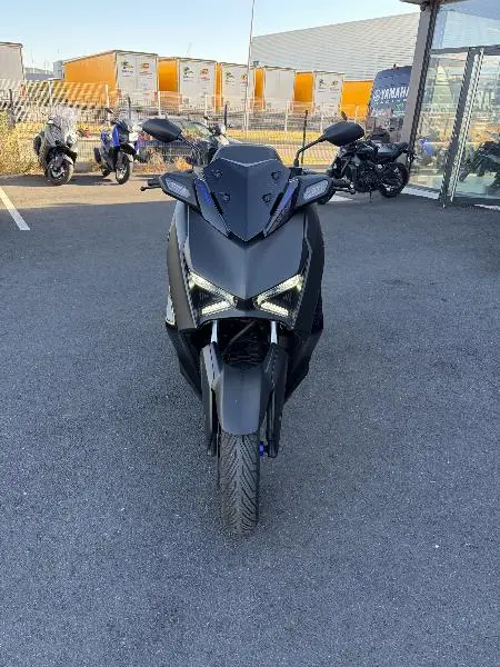 XMAX 125