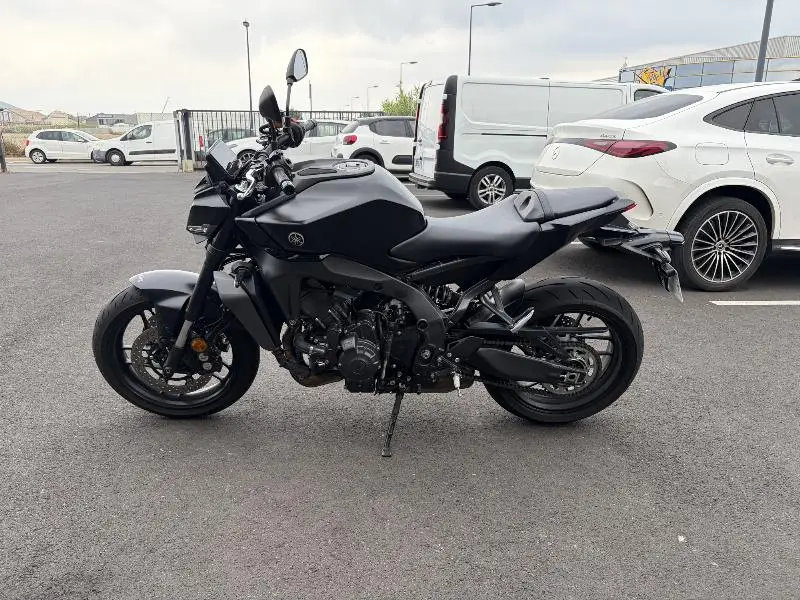 MT09