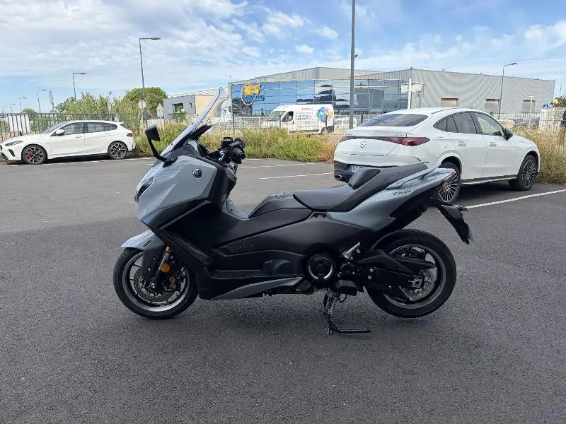 XP TMAX 560 TECH MAX