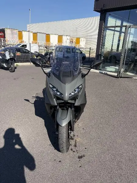XP TMAX 560