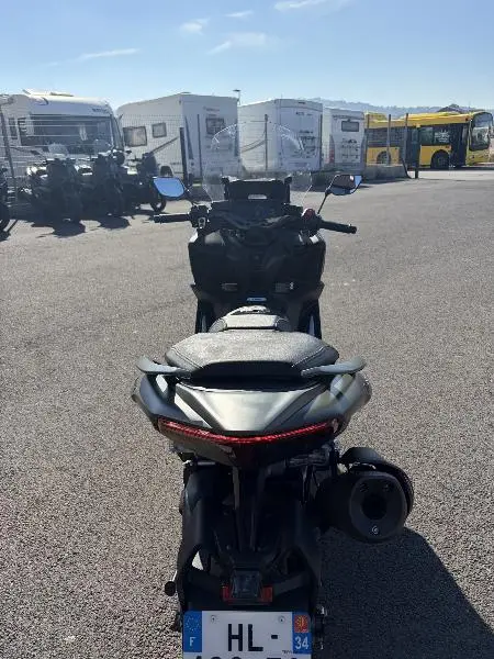 XP TMAX 560