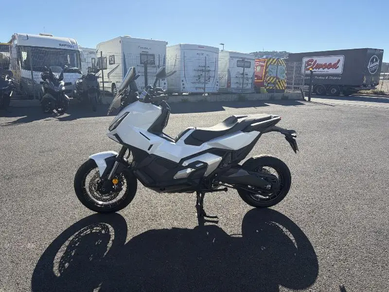 XADV 750