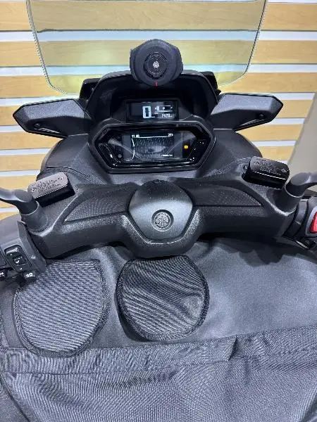 XMAX 300 Tech Max