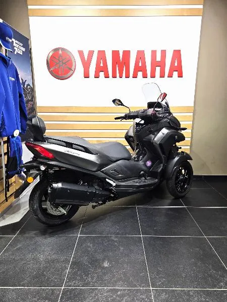 TRICITY 300