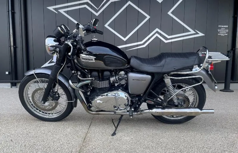 Bonneville T100