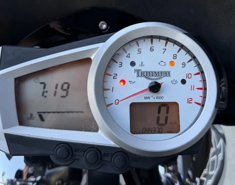 SPEED TRIPLE 1050