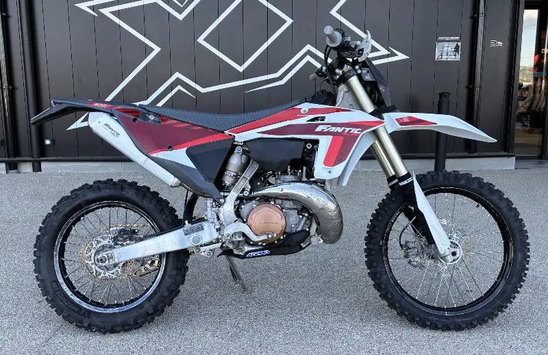 300 XE