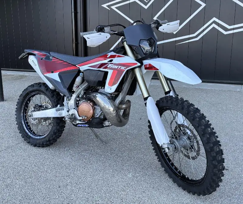 300 XE