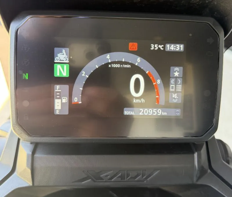 XADV 750 DCT