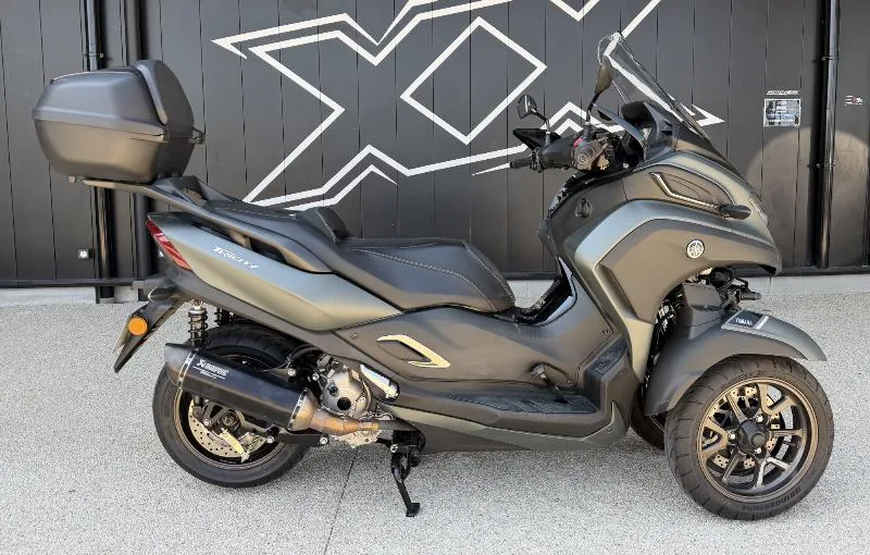 TRICITY 300