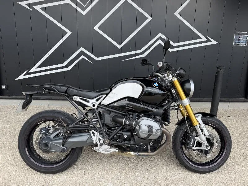 R NineT
