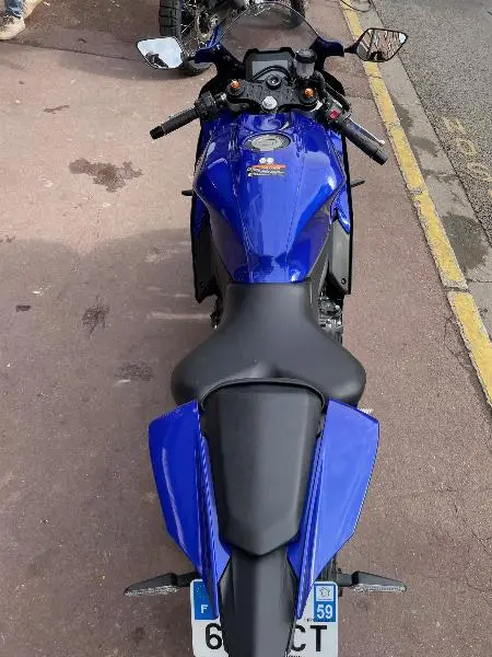 YZFR7