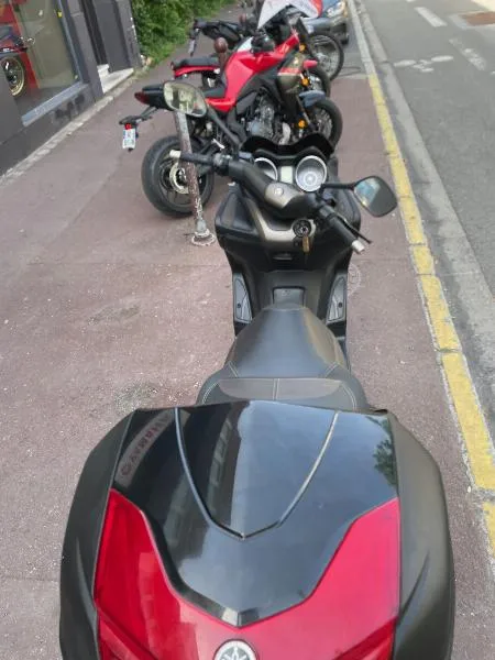 XMAX 125