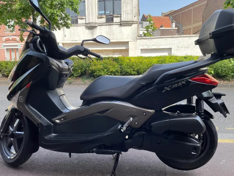 XMAX 125