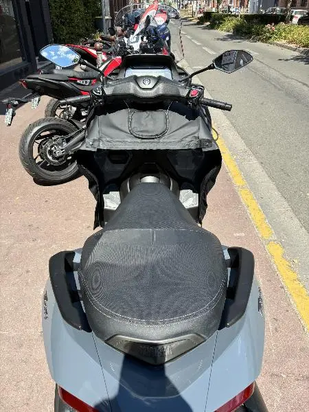 TRICITY 300