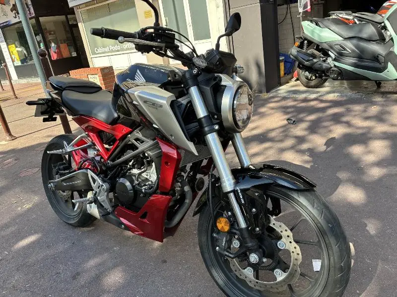 CB 125  R