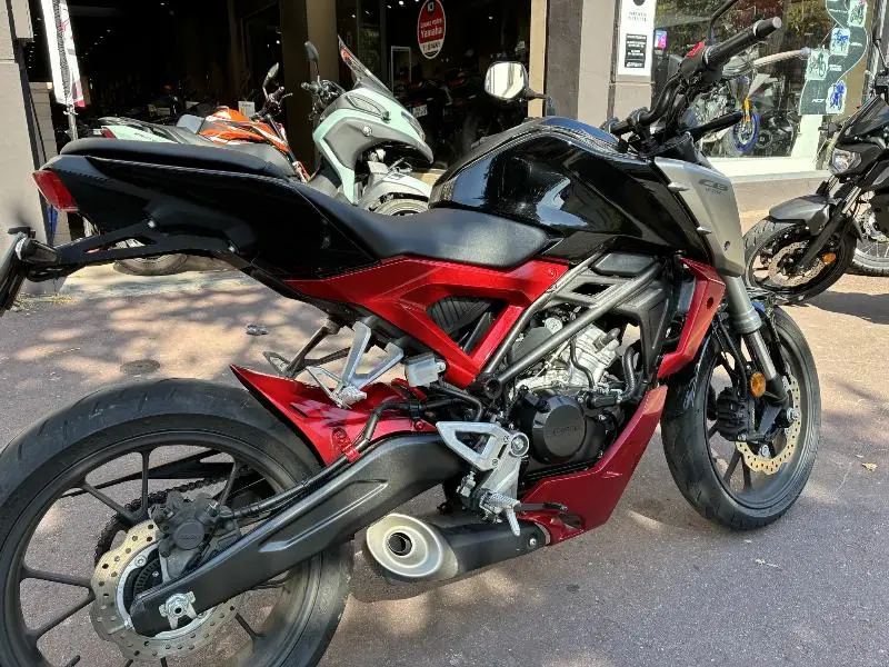 CB 125  R