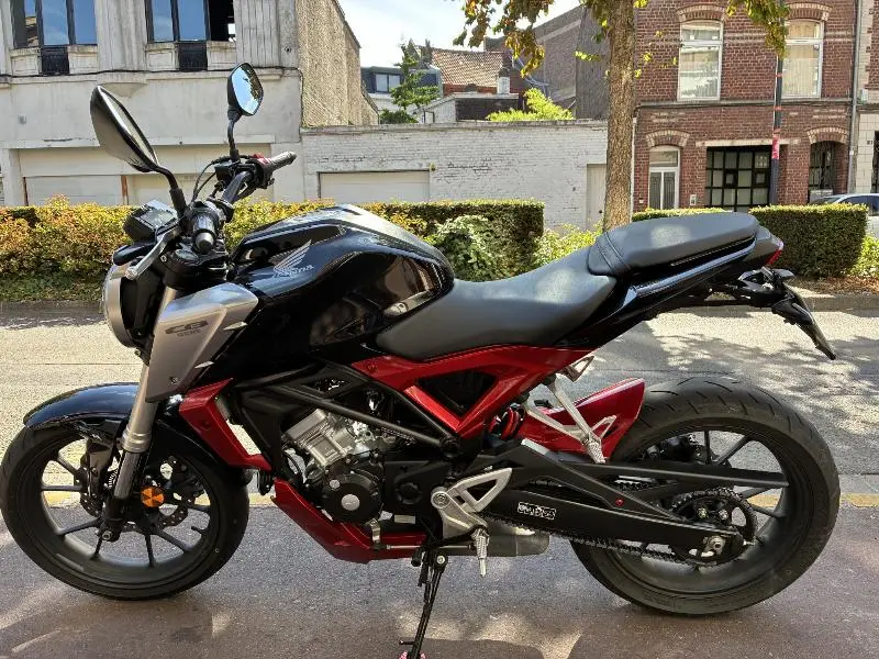 CB 125  R