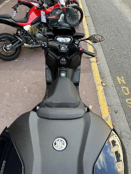 XMAX 125
